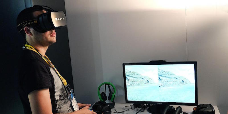 Очки OSVR на стенде Razer на E3 2015