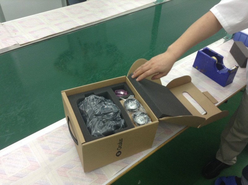 and-this-is-one-of-the-first-dk2-units-produced-the-kits-went-on-sale-for-350-in-mid-2014