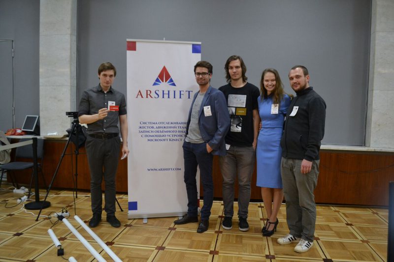 arshift team with holographica