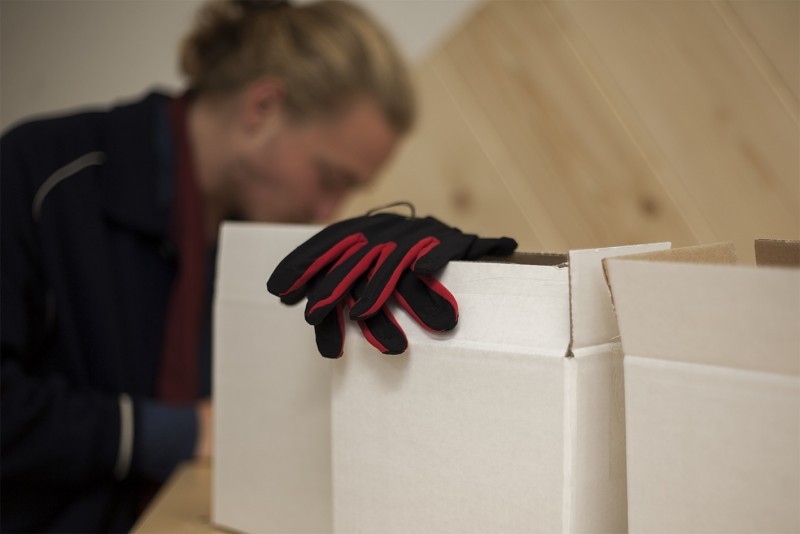 manus-wireless-gloves-shipping