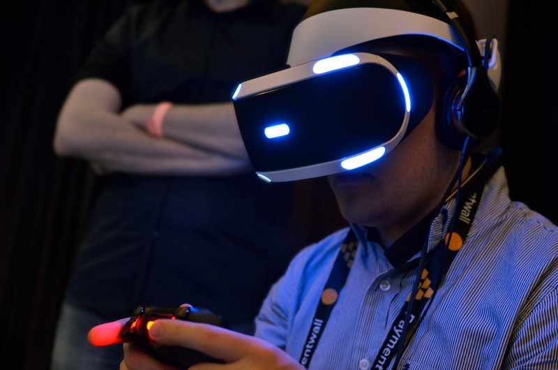 sony-2015-morpheus-prototype-hands-on-2